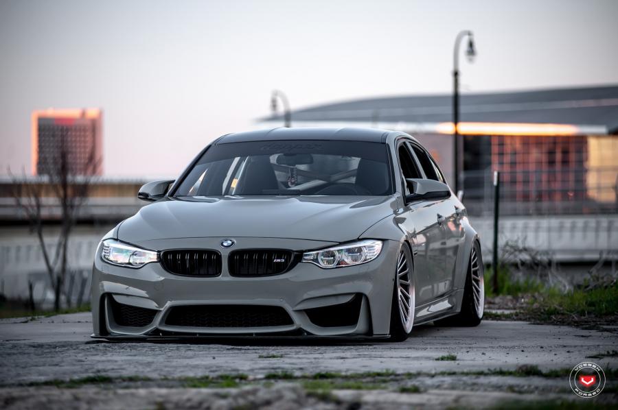  BMW M3 Sedan on Vossen Wheels (LC-106T) 2017 года  (фото 24 из 26)